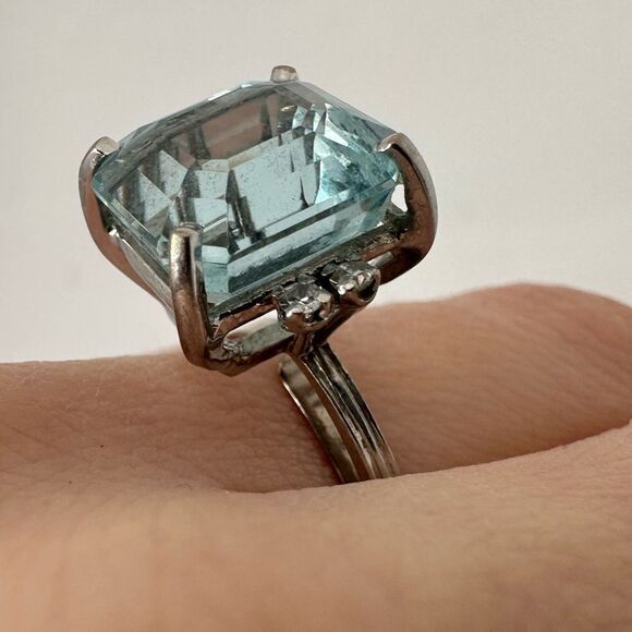 Antique Deco Period Aquamarine 18k Gold And Petite Diamond Ring - Picture 11 of 13